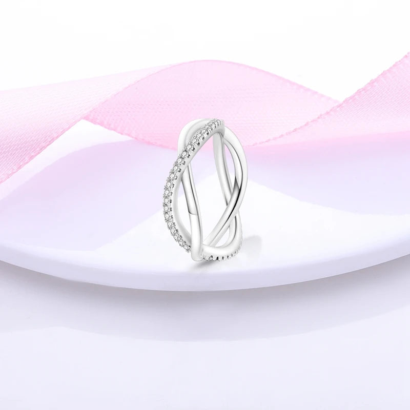 “925 Silver Zircon Star Ring - Geometric Design for Engagements & Valentine’s Gifts.”