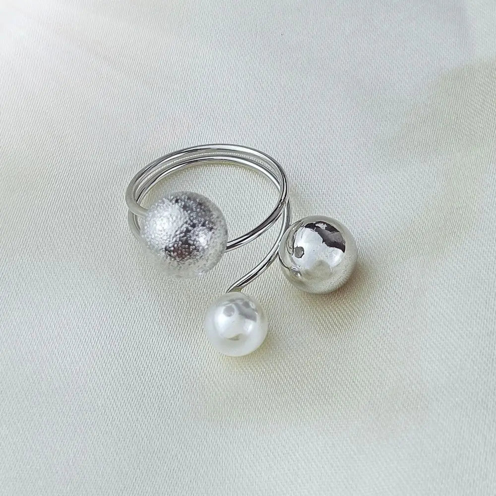 “Luxury Vintage Stone Ring - Antique Rhinestone & Crystal Wedding Ring for Women.”