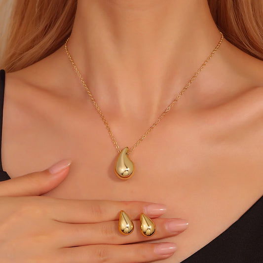 “3-Piece Heart-Shaped Jewelry Set - Earrings, Pendant, Necklace with Rhinestones.” - Dazzory