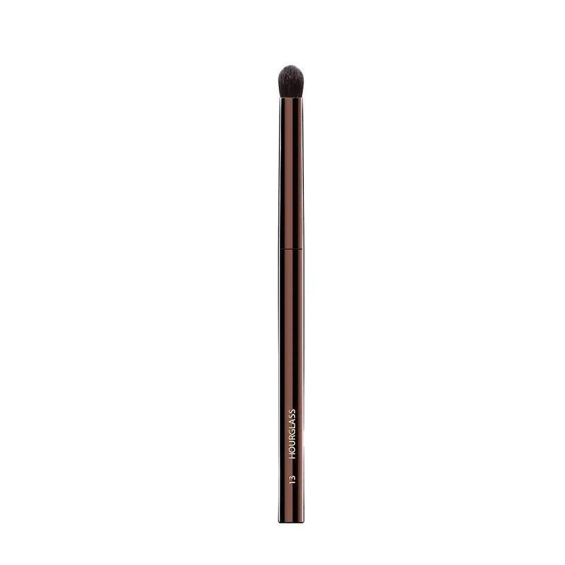 “Precision smudge brush, soft fiber hair, gentle, stylish eye makeup tool, perfect for eyes.”