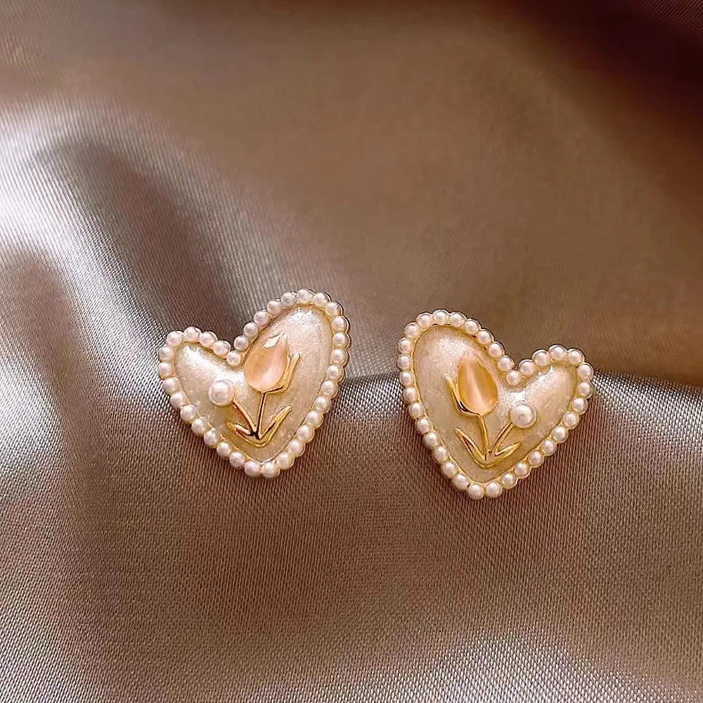 “Trendy red dripping oil heart hoop earrings for women, elegant Korean-style love dangle earrings, perfect as a gift.”