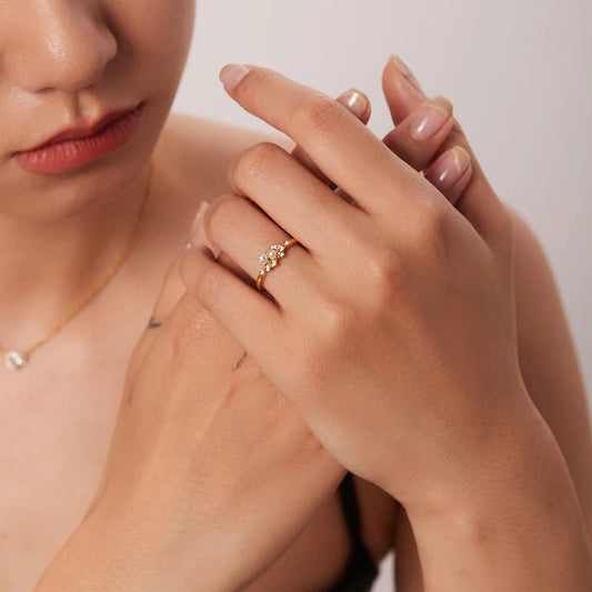 “Vintage Gold Snake-Shaped Zircon Ring - Stainless Steel Luxury Jewelry for Women.” - Dazzory