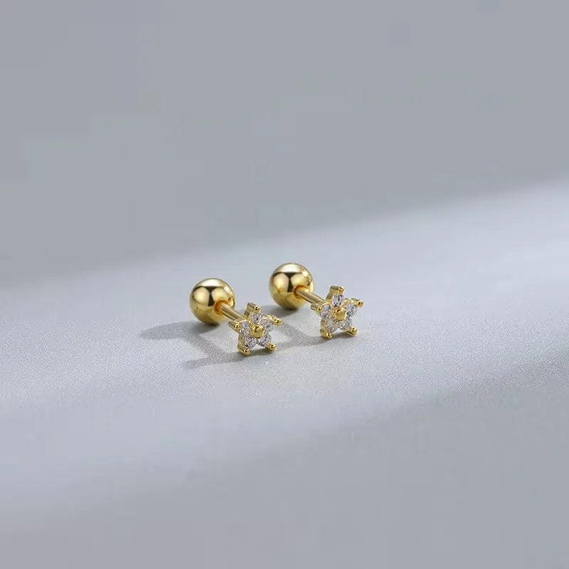 “Fashion heart stud earrings, hypoallergenic, perfect for cartilage piercings and gifts.”