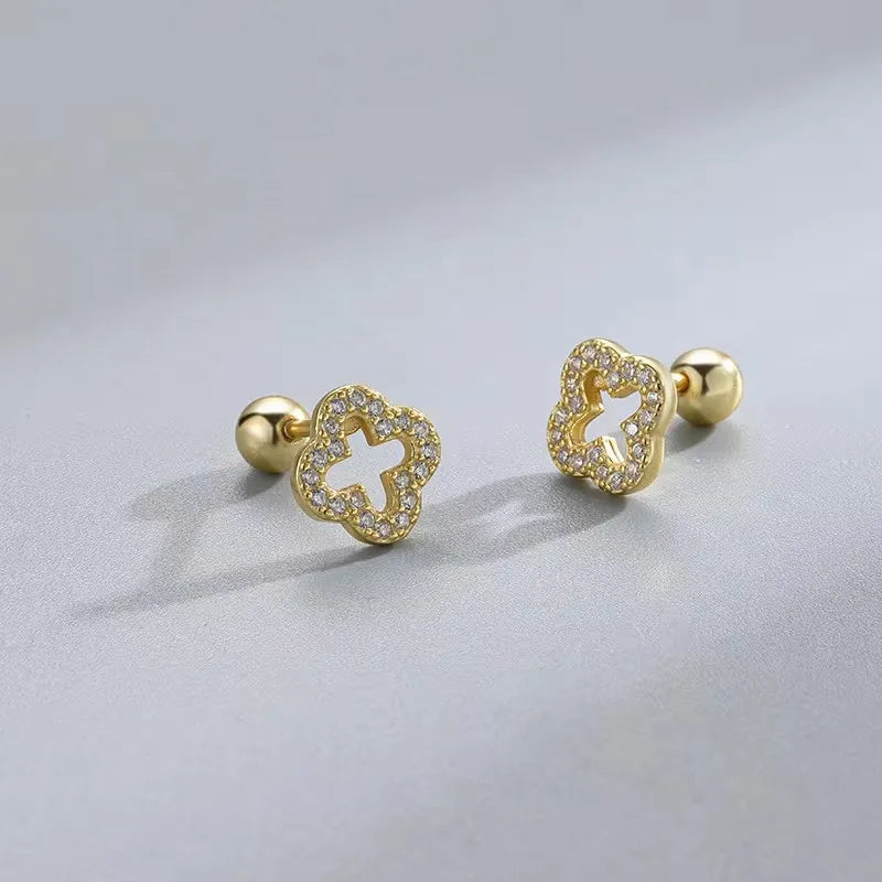 “Fashion heart stud earrings, hypoallergenic, perfect for cartilage piercings and gifts.”