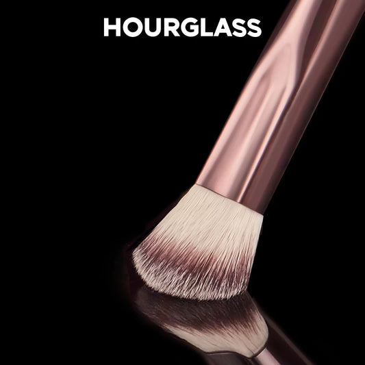 “Soft fiber concealer brush, seamless finish, stylish design, perfect for smooth makeup application.”