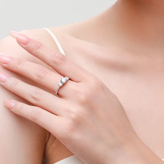 “925 sterling silver ring with emerald-cut zircon, dazzling wedding fine jewelry.”