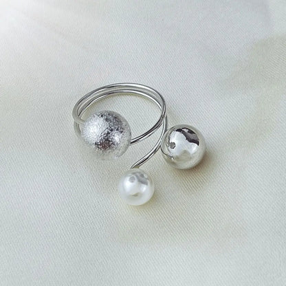 “Luxury Vintage Stone Ring - Antique Rhinestone & Crystal Wedding Ring for Women.”