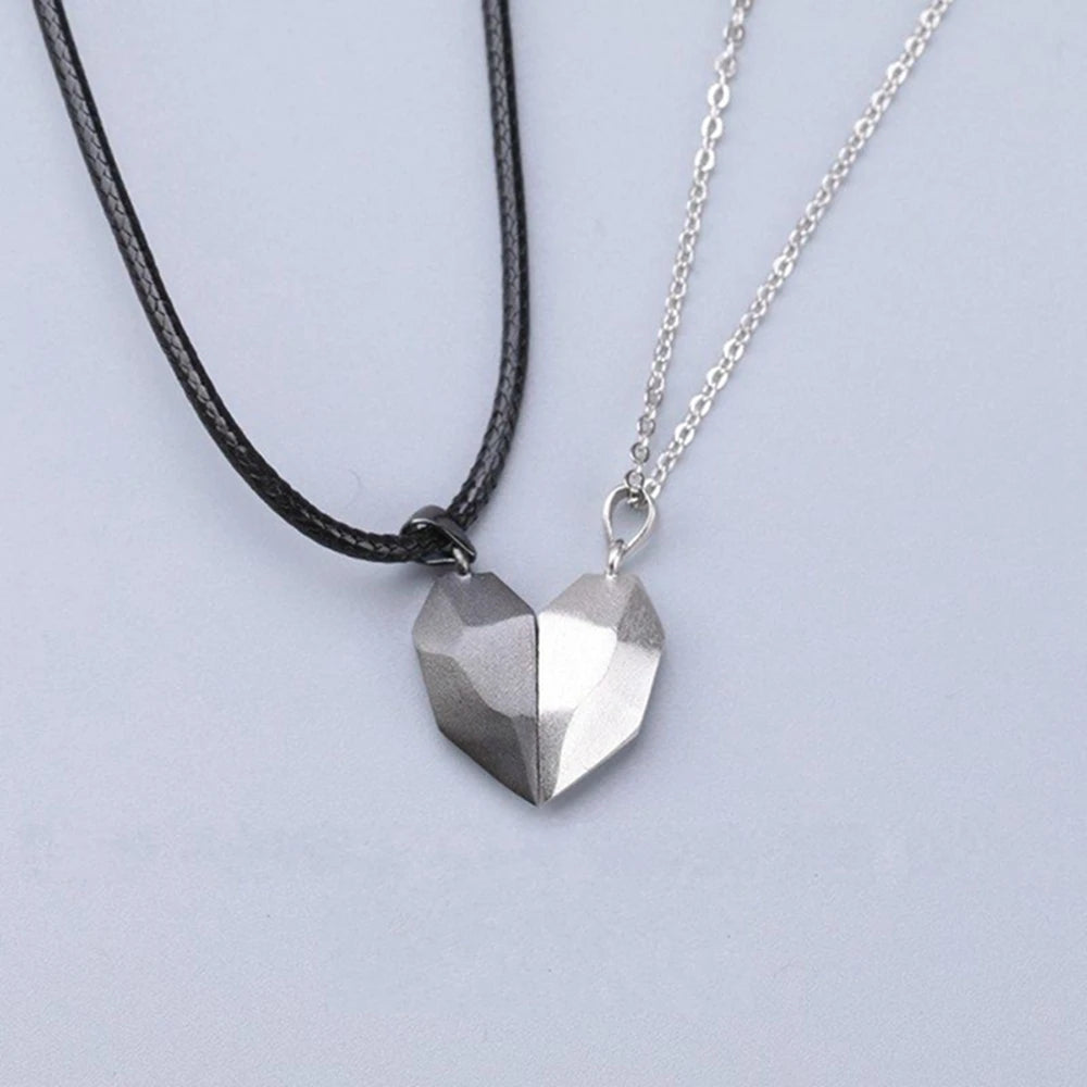 “Simple Couple Pendant Necklace – Electrocardiogram & Magnetic Heart Design, Valentine’s Day Gift”