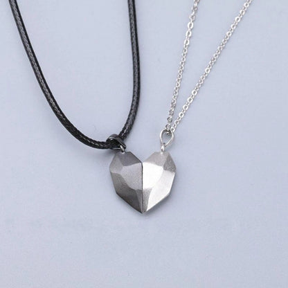“Simple Couple Pendant Necklace – Electrocardiogram & Magnetic Heart Design, Valentine’s Day Gift”