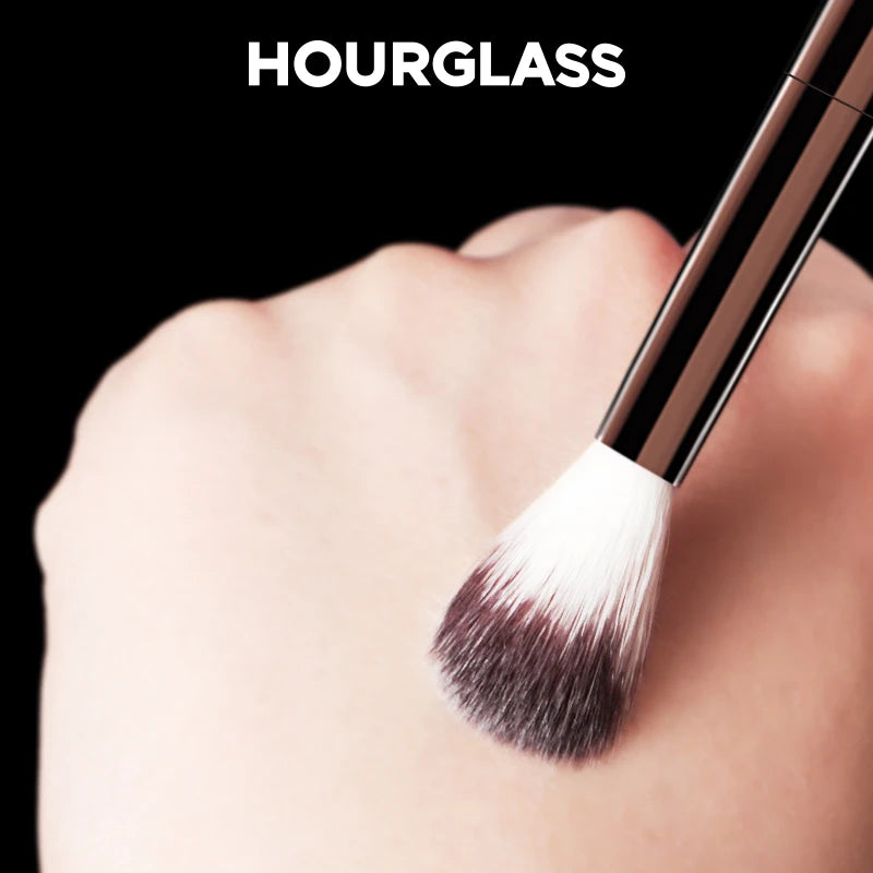 “Detail setting brush, soft fiber, skin-friendly, precise eye makeup tool, single brush.”