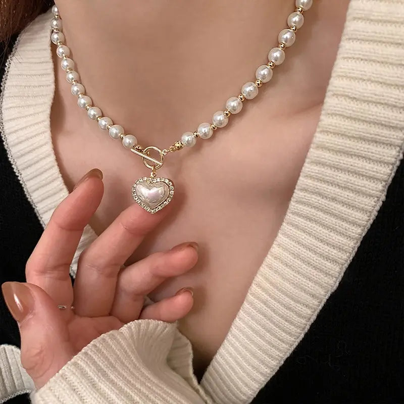 “Elegant Pearl Necklace for Women - Heart Pendant, Luxury Imitation Pearls, Korean Jewelry.”
