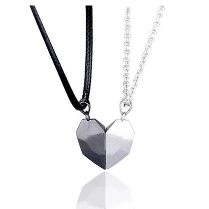 “Simple Couple Pendant Necklace – Electrocardiogram & Magnetic Heart Design, Valentine’s Day Gift”