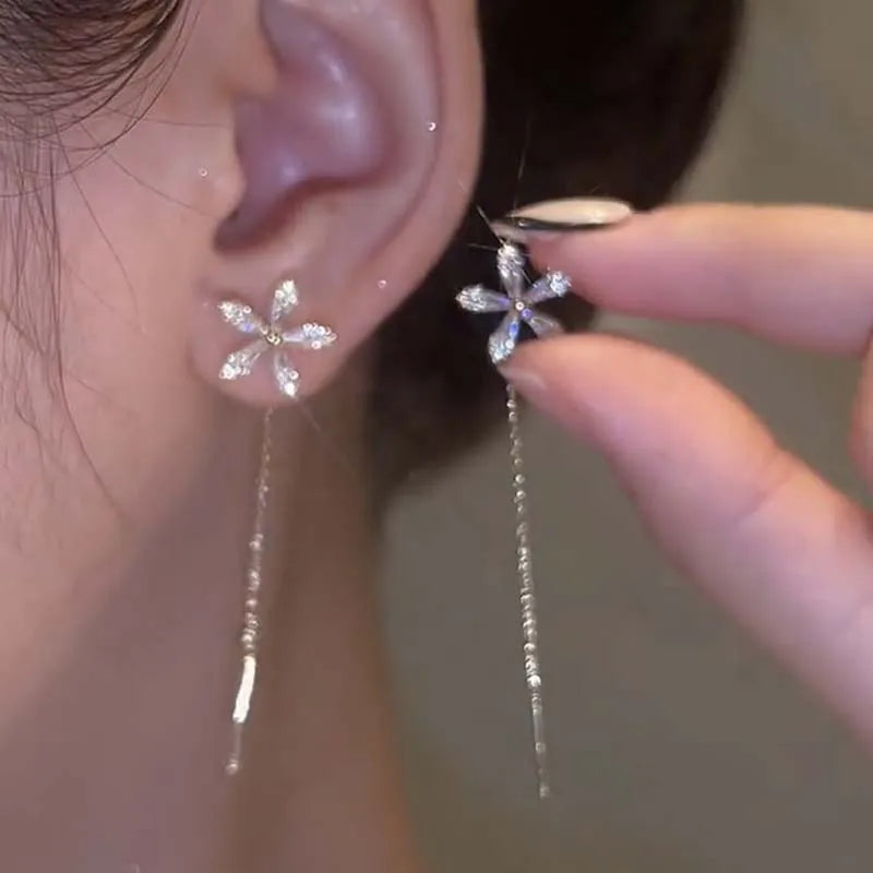 “Korean Tassel Pearl Drop Earrings - Luxury Gold Wedding Jewelry.”