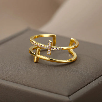 “Trendy Gold Stainless Steel Rings for Women - Perfect Wedding & Couple Jewelry.”