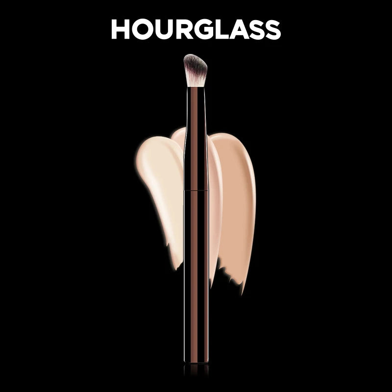 “Soft fiber concealer brush, seamless finish, stylish design, perfect for smooth makeup application.”