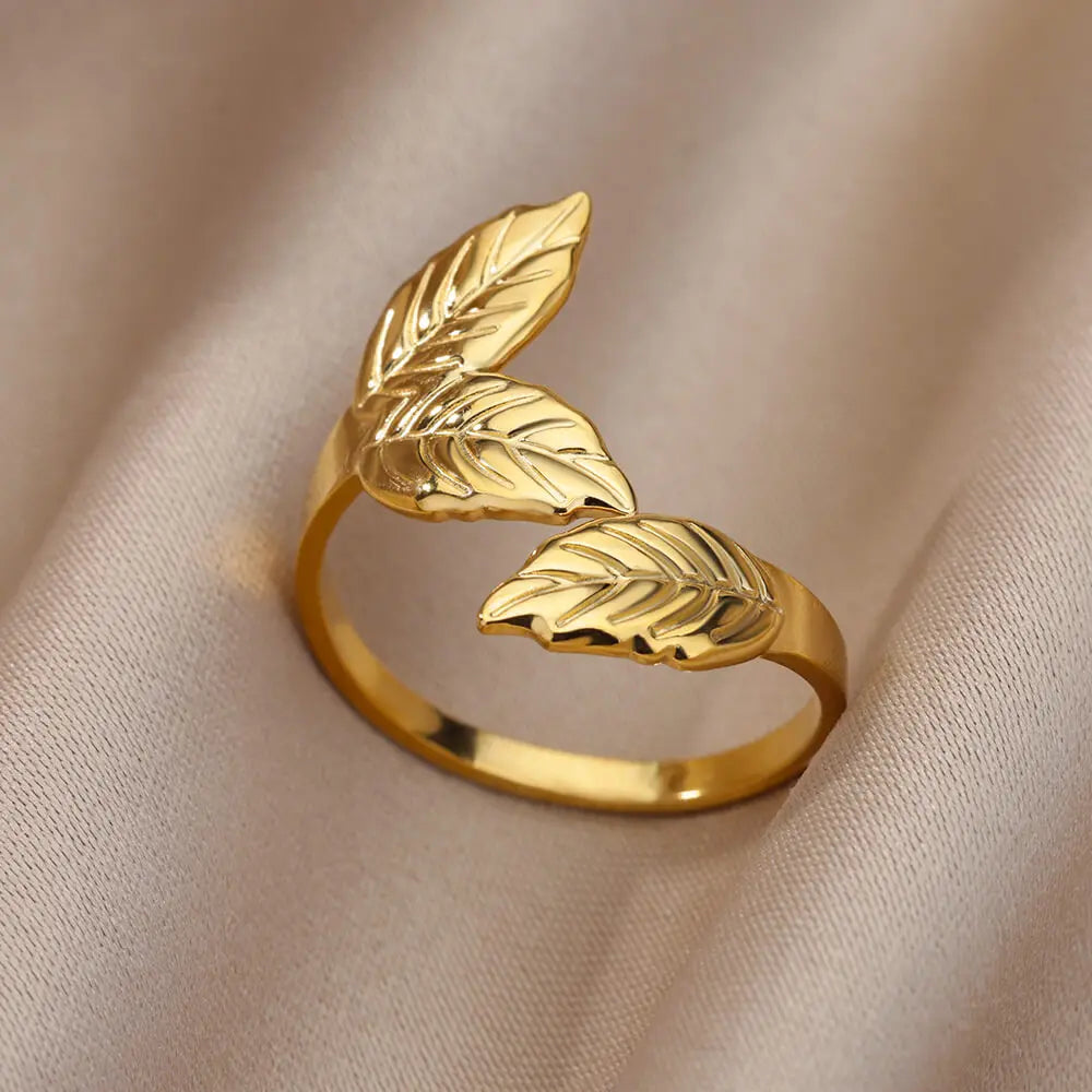 “Trendy Gold Stainless Steel Rings for Women - Perfect Wedding & Couple Jewelry.”