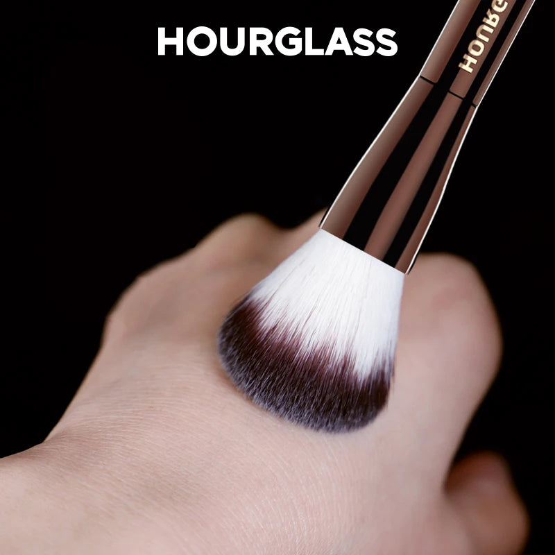 “Double-Head Lighting Edit Brush, Soft Fiber Hair, Fashion Design, Single Face Brush.”