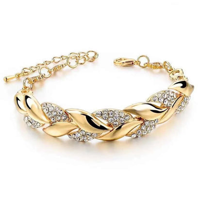 “1PC Gold Leaf Bracelet, Crystal Pendant, Adjustable Chain, Elegant Daily Jewelry.”