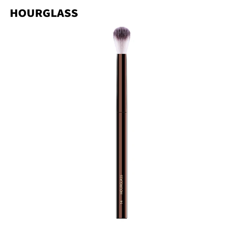 “Detail setting brush, soft fiber, skin-friendly, precise eye makeup tool, single brush.”