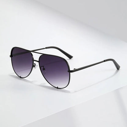 “European retro double-beam metal sunglasses, unisex toad mirror style.”