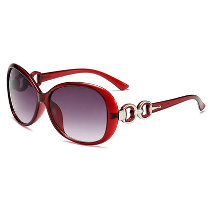 “Fashionable large-frame sunglasses, gradient lenses, trendy women’s street style.”