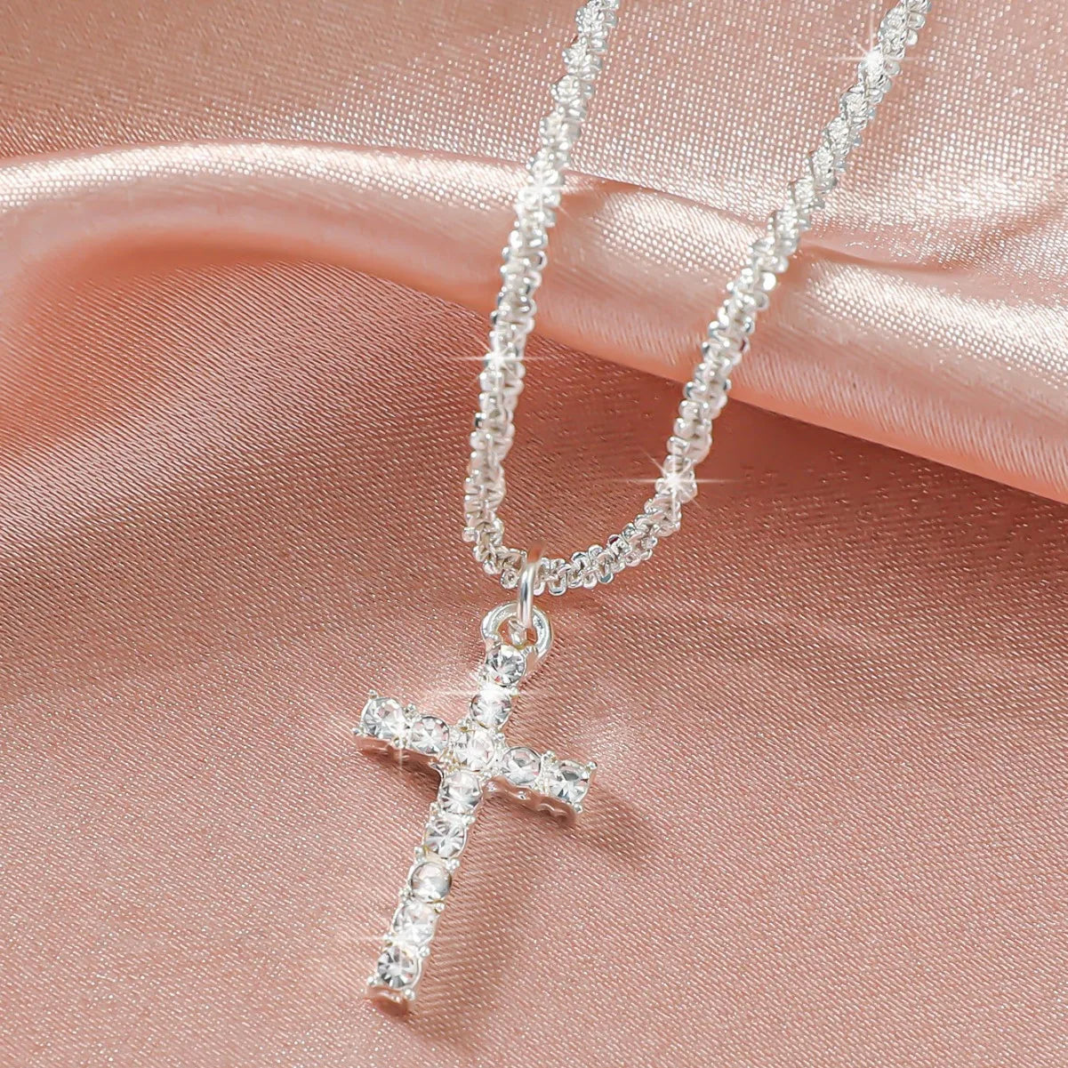 “Simple Sparkling Cross Collarbone Necklace – Cauliflower Chain with Full Star Choker”