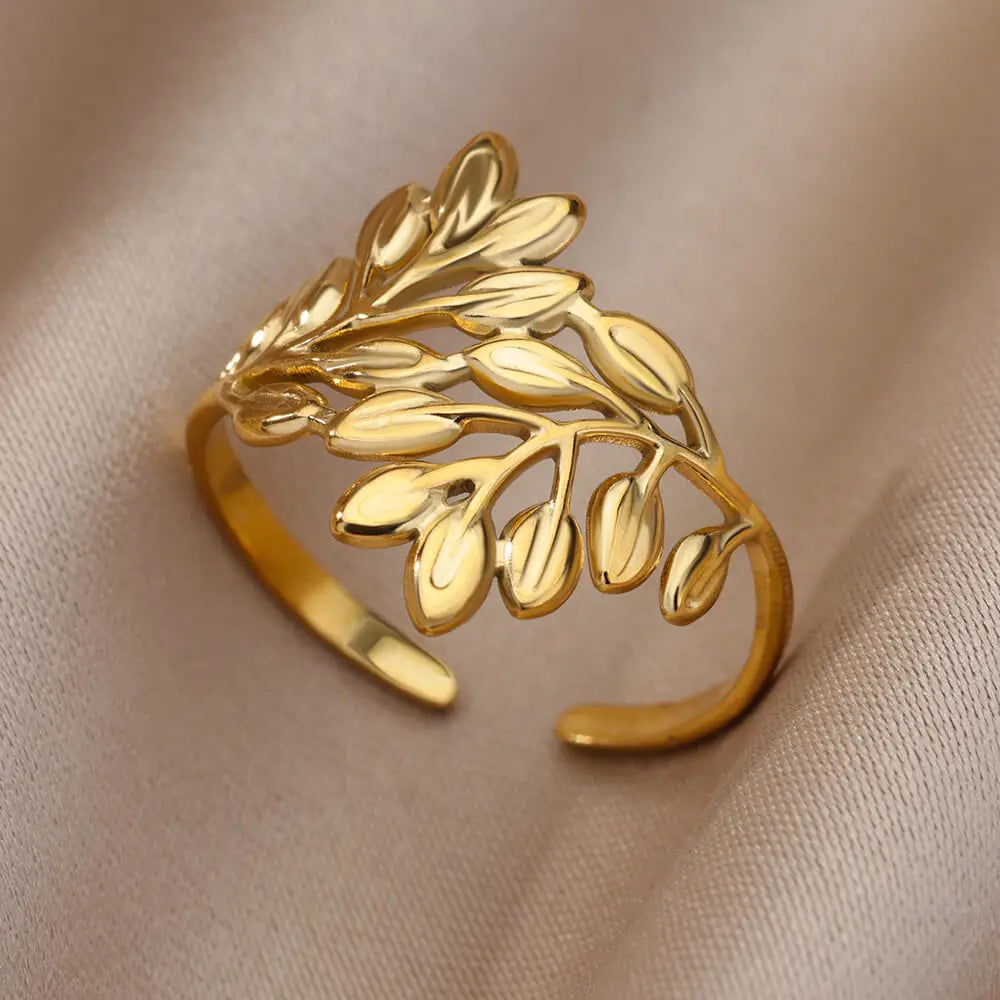“Trendy Gold Stainless Steel Rings for Women - Perfect Wedding & Couple Jewelry.”