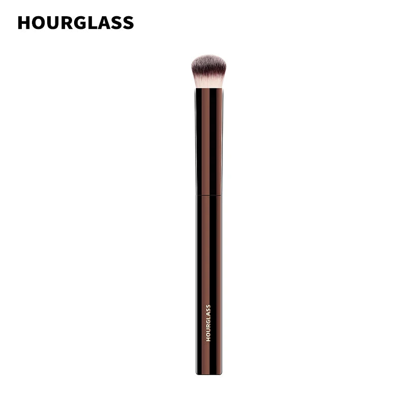 “Soft fiber concealer brush, seamless finish, stylish design, perfect for smooth makeup application.”