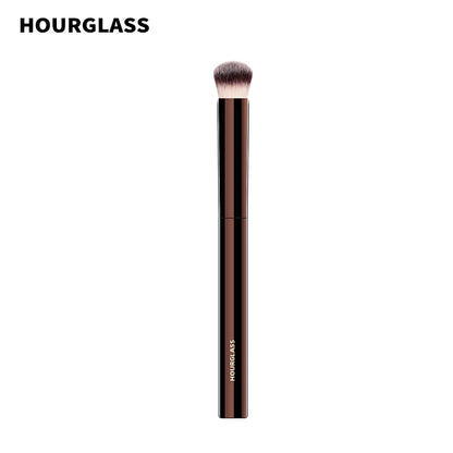 “Soft fiber concealer brush, seamless finish, stylish design, perfect for smooth makeup application.”