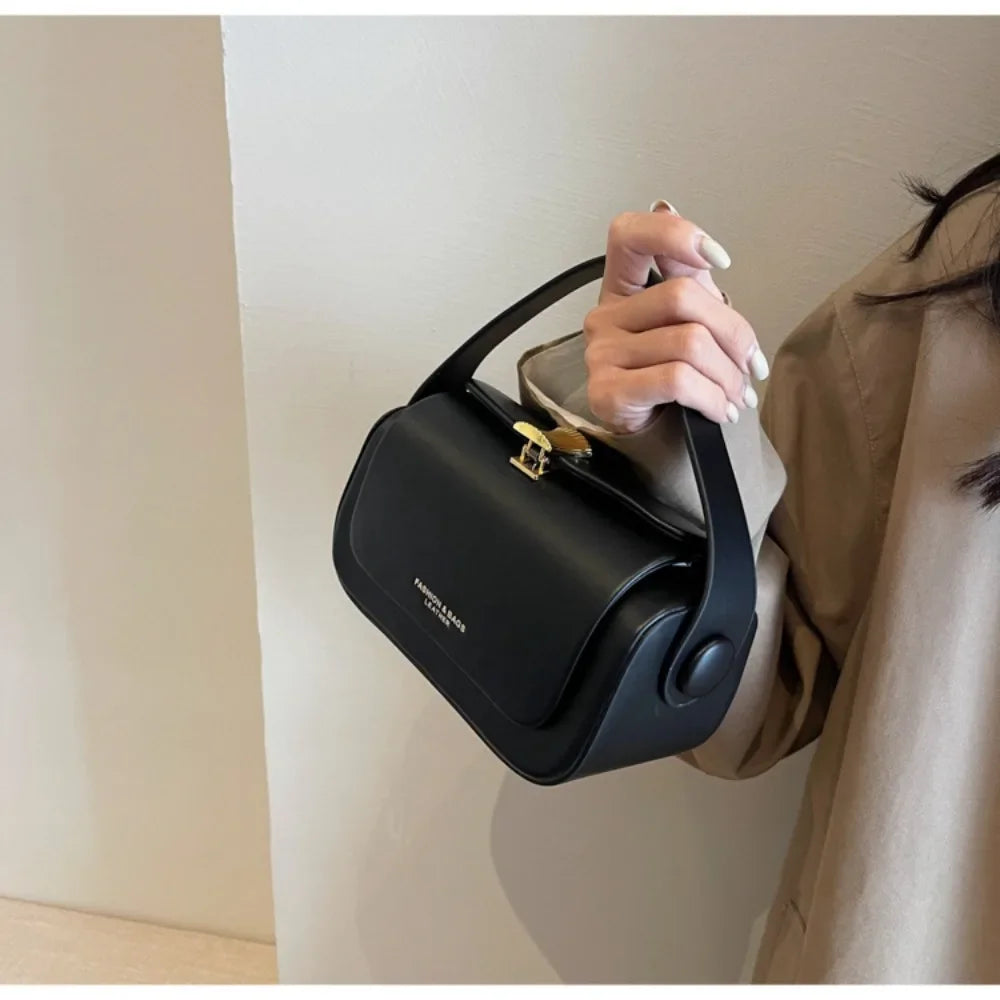 “Classic Black Shoulder Bag Women’s Retro Crossbody Large Capacity Textured Leather Handbag”