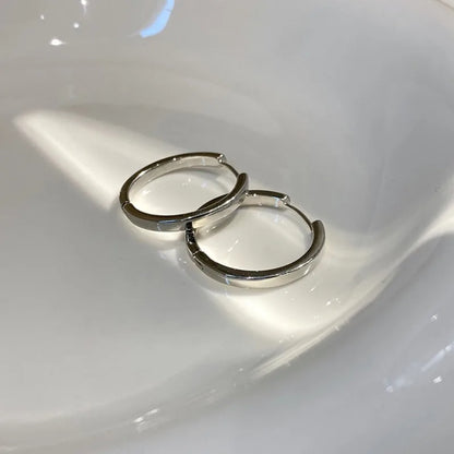 “Fashion Big Round Hoop Earrings, Shiny Circle Jewelry for Women, Party Style”
