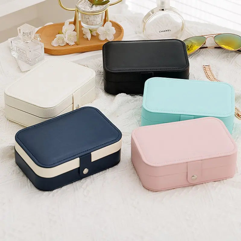“Portable Jewelry Box Organizer for Travel, Leather Case for Rings, Earrings, Necklaces”