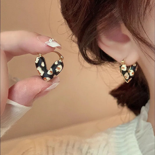 “Trendy red dripping oil heart hoop earrings for women, elegant Korean-style love dangle earrings, perfect as a gift.”