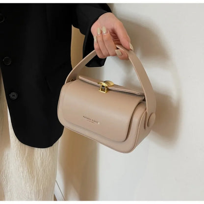 “Classic Black Shoulder Bag Women’s Retro Crossbody Large Capacity Textured Leather Handbag”