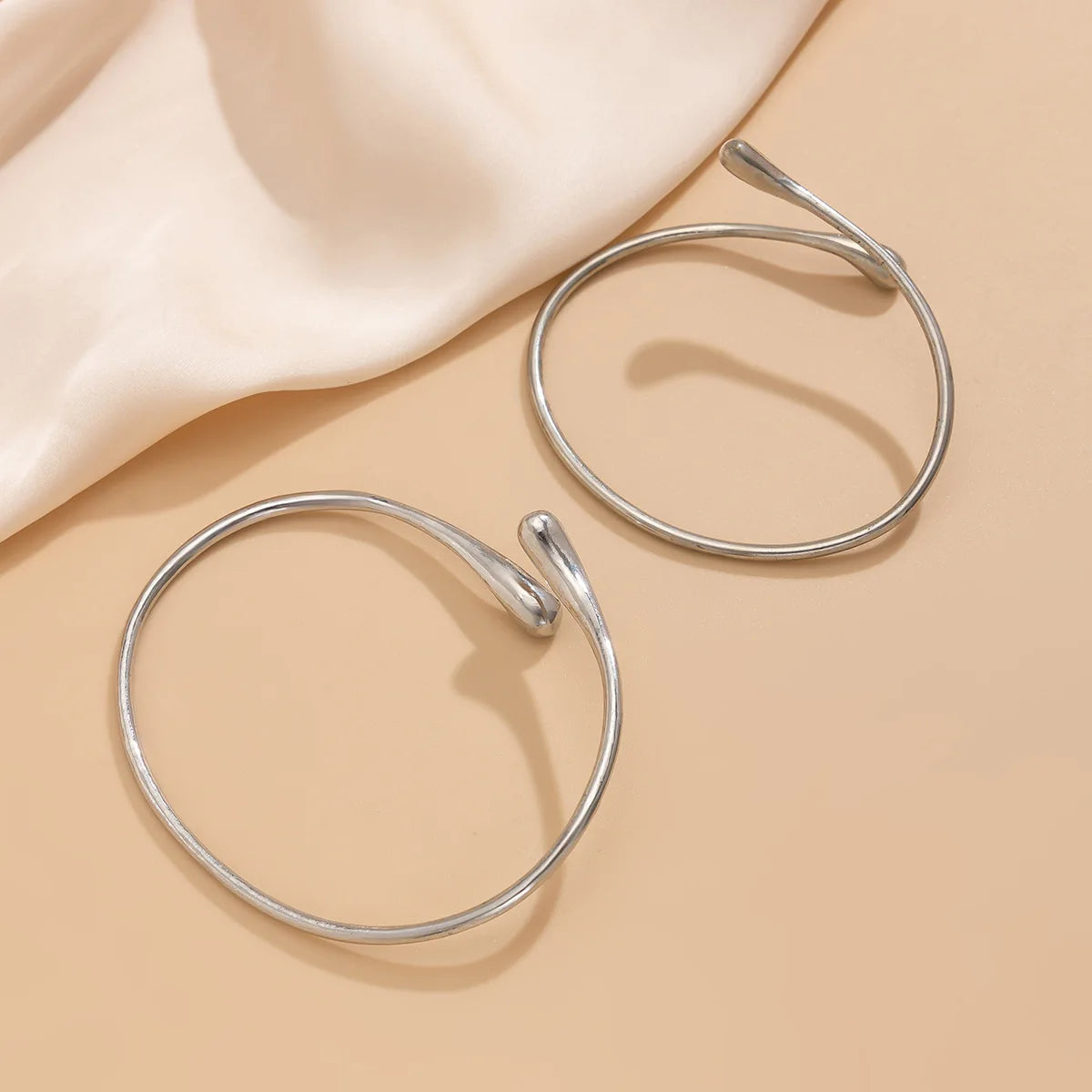 “FTCY Vintage Simple Upper Arm Bracelet – Geometric Water Drop Shape, Adjustable Bangle for Women”