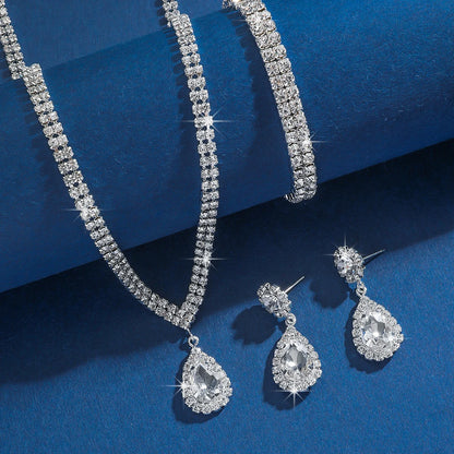 “Wedding Season Women’s Fashion Jewelry Set - Copper Claw Chain Necklace, Earrings, & Bracelet.”