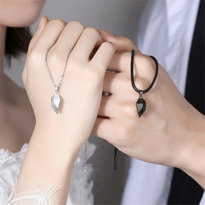 “Simple Couple Pendant Necklace – Electrocardiogram & Magnetic Heart Design, Valentine’s Day Gift”