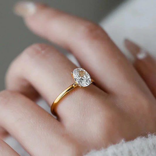 “925 sterling silver oval zircon ring, shiny and luxurious for weddings and engagement.”