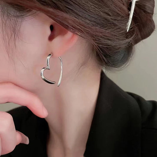 “Simple heart drop earrings, gold or silver, perfect wedding or gift jewelry.”