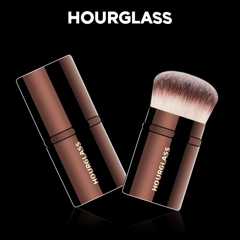 “Retractable Blush Brush, Soft Fiber Hair, Skin-Friendly Design, Perfect for Makeup.”