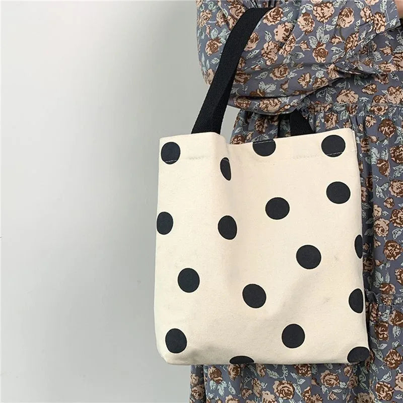 “Women’s solid color canvas tote bag, large capacity, casual, reusable, beach shopping.”