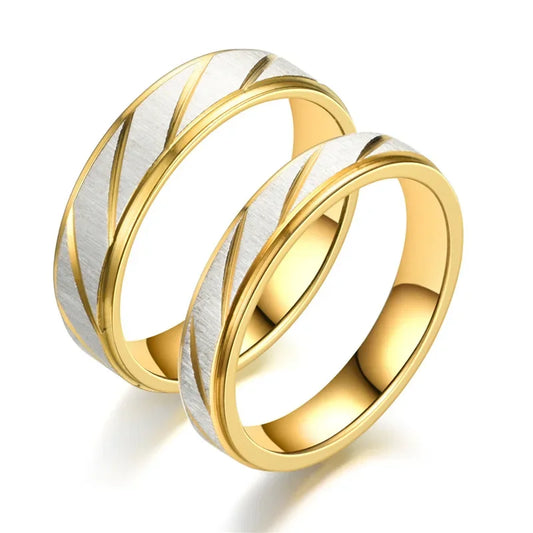 “Fashion gold striped couple rings, 6mm & 4mm stainless steel, contrast color, perfect Valentine’s gifts.”
