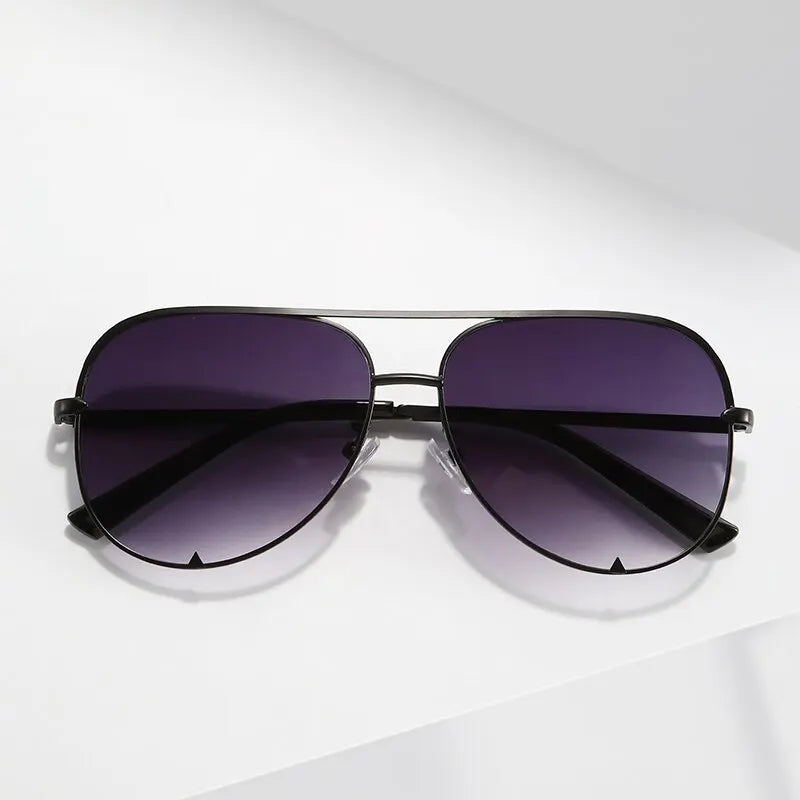 “European retro double-beam metal sunglasses, unisex toad mirror style.”