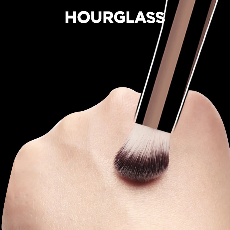 “Soft fiber concealer brush, seamless finish, stylish design, perfect for smooth makeup application.”