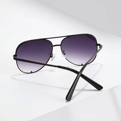 “European retro double-beam metal sunglasses, unisex toad mirror style.”