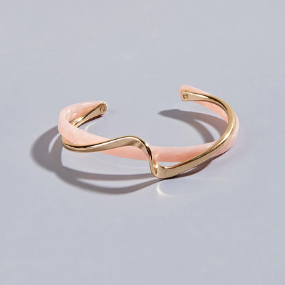 “White shellfish geometric C-shaped metal bracelets for women, stylish and perfect for jewelry gifts.”