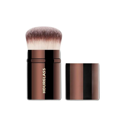 “Retractable Blush Brush, Soft Fiber Hair, Skin-Friendly Design, Perfect for Makeup.”