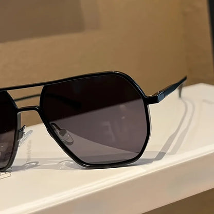 “Square polarized photochromic glasses with metal frame, ideal for driving.”