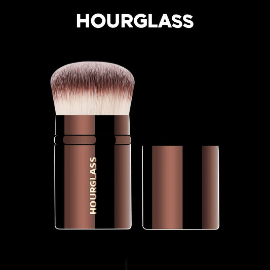 “Retractable Blush Brush, Soft Fiber Hair, Skin-Friendly Design, Perfect for Makeup.”