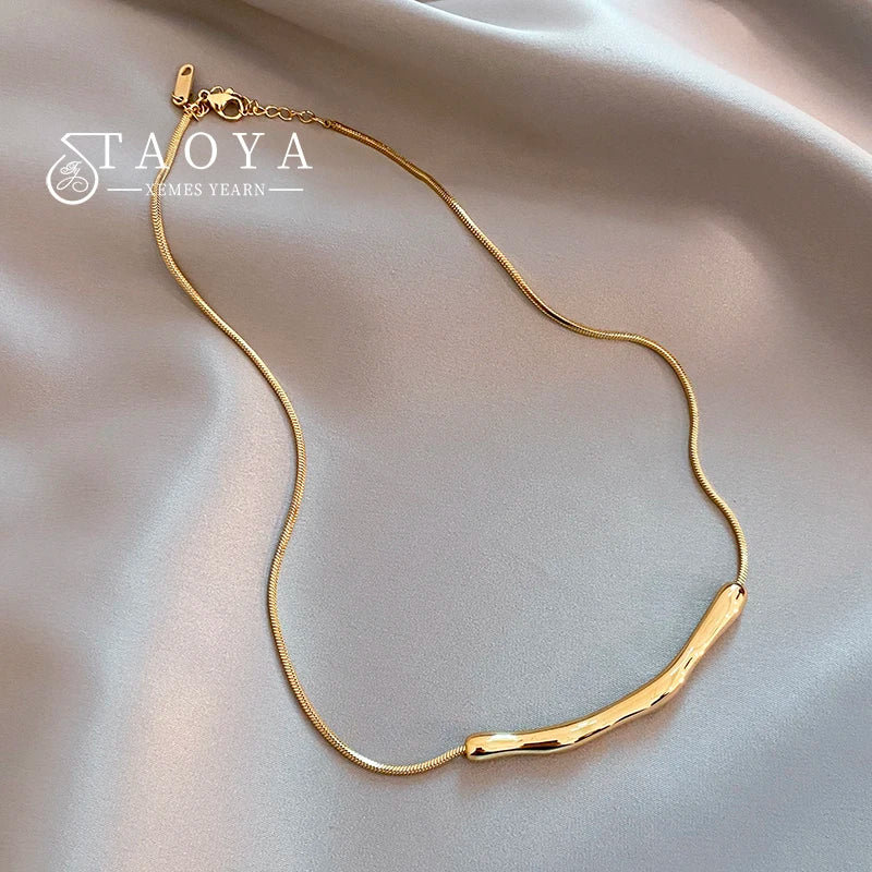 “European & American Style Simple Gold Stainless Steel Collarbone Chain – Short Necklace for Women”